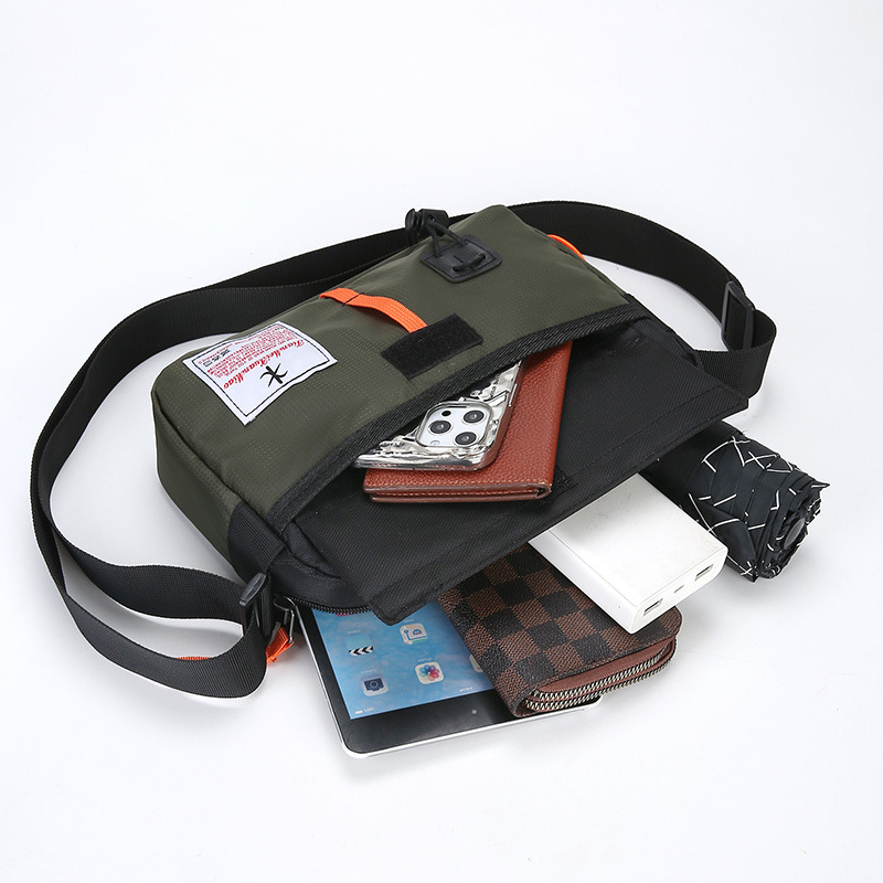 Bolso bandolera para hombre 2025 nuevo bolso deportivo ocio al aire libre todo-fósforo pequeño bolso cuadrado de cercanías moda bolso de hombro