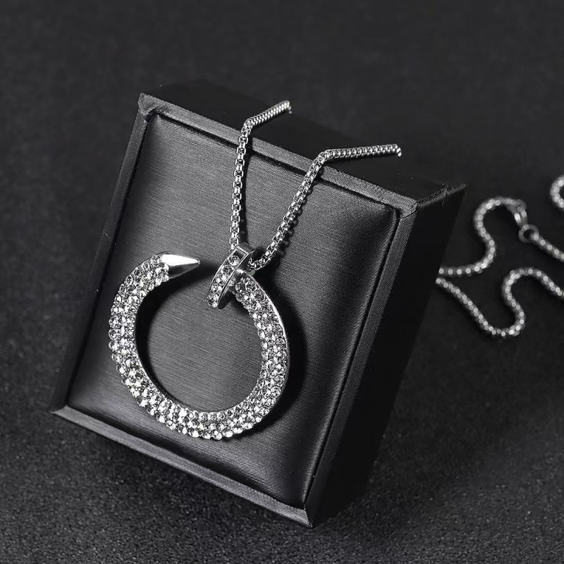 Trendy neue diamantbesetzte Nagelkette für Damen Instagram Modeanhänger vielseitig einsetzbar Herbst und Winter langer Pullover_voghion.com