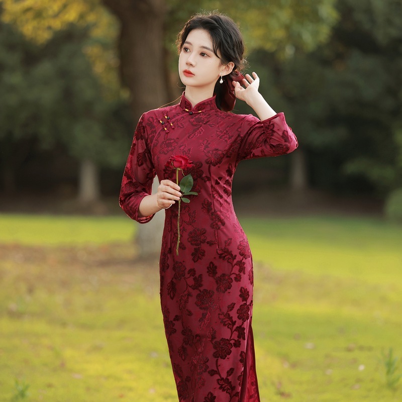 Wine color Chinese dress qipao dress for women oriental cheongsam dress Flocking Retro improved slim cheongsam style of the Republic of China