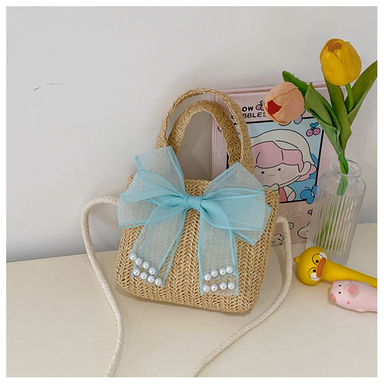 Women's Mini Straw Strawberry Bow Knot Cute Square Open Handbag display picture 9