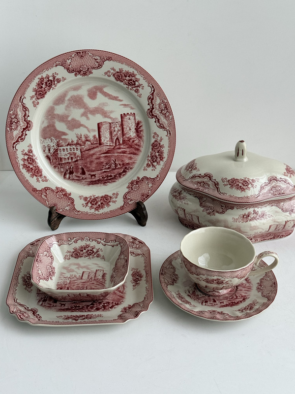 Medieval Porcelain Classic Red Castle Series Black Porcelain Glaze Color Ceramic Set Coffee Cup Plate