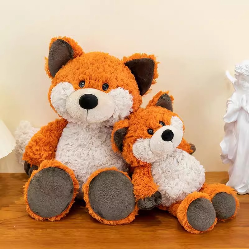 Muñeca de lobo con piel de oveja