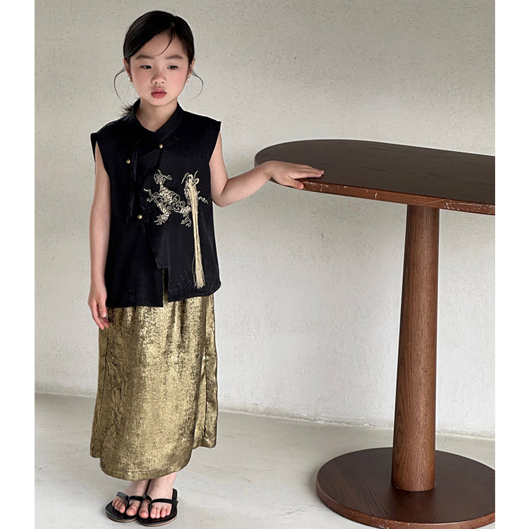 Children's Traditional Style Top 2024 Summer New Arrival Chinese Style Embroidered Qilin Sleeveless Backless Top with Gold Skirt, Drop Ship One Piece