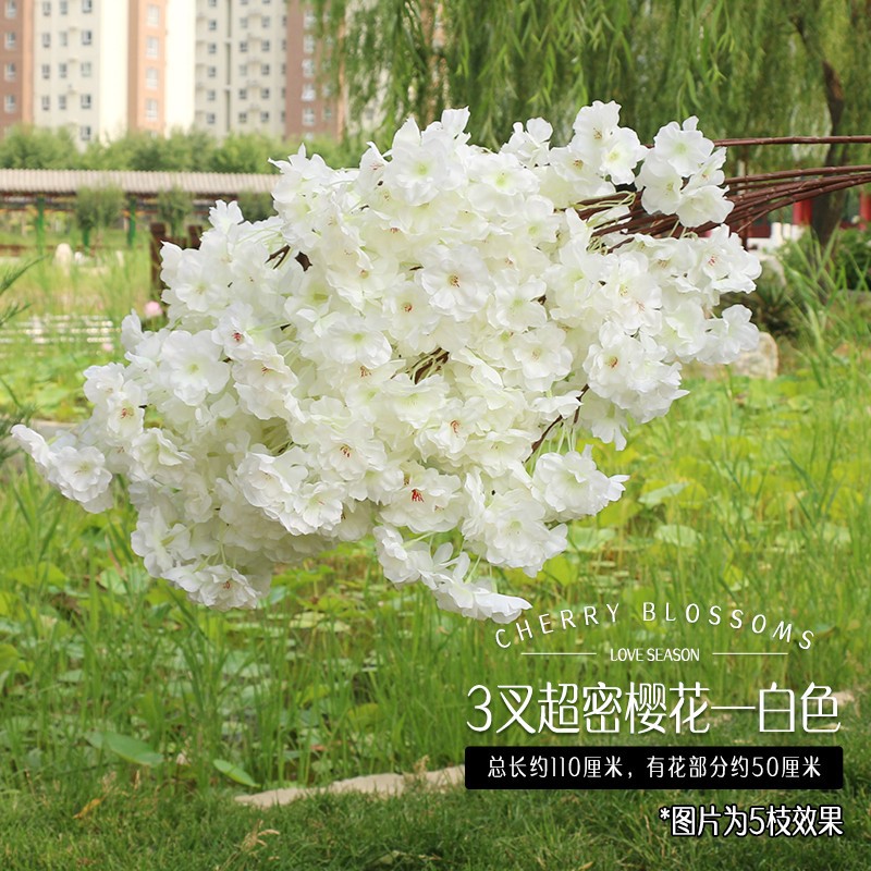 Ramas de Sakura con flores artificiales de tres puntas para decoración de interiores y exteriores en centros comerciales, ramas de flores de seda con enredaderas de cuatro puntas y tallos extendidos.