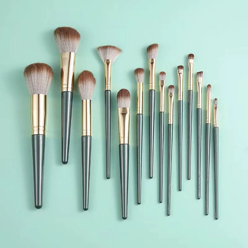 Soft foundation, face mask, concealer brush, 14 pieces