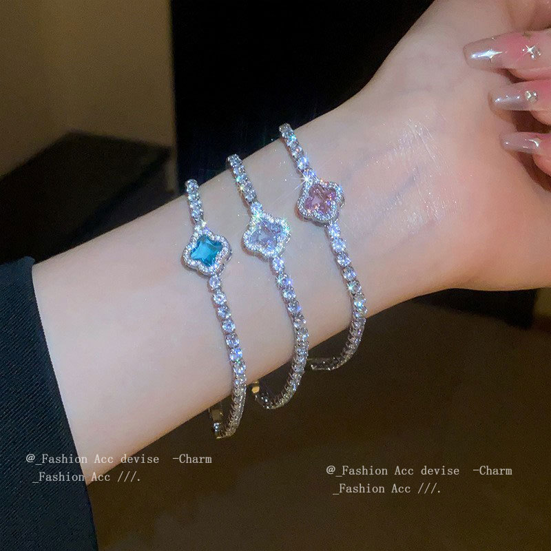 High-grade diamond-encrusted flower zircon bracelet ultra-flash small fresh temperament bracelet light luxury cold wind hand ornaments wholesale women