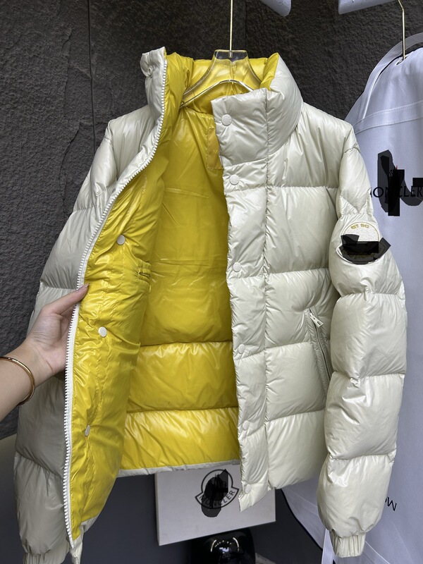 Mengjia High-End Version of Mengkou's New Product, Tripiti Men's Stand-Collar Short Glossy down Jacket
