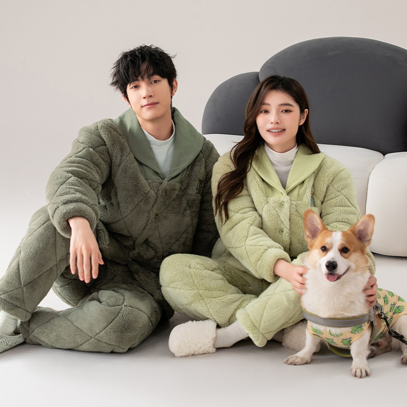 Franela de tres capas de algodón intercalado de invierno más grueso pareja pijama 2024 nuevo hombre y mujer ropa cálida para el hogar