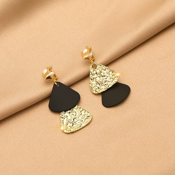 21#black triangle ear clip