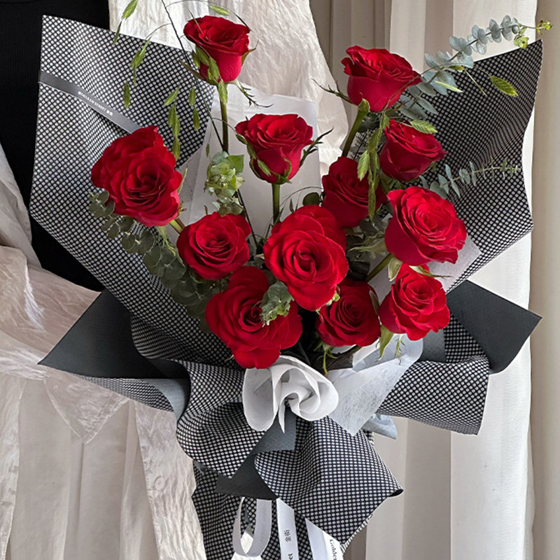 Papel de embalaje estereoscópio en relieve Papel de embalaje de ramo de flores de San Valentín Material de embalaje de flores de alta calidad Papel de embalaje de flores