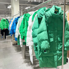十三行冬季女装批货品牌折扣羽绒服外套批发撤柜剪标清仓直播货源