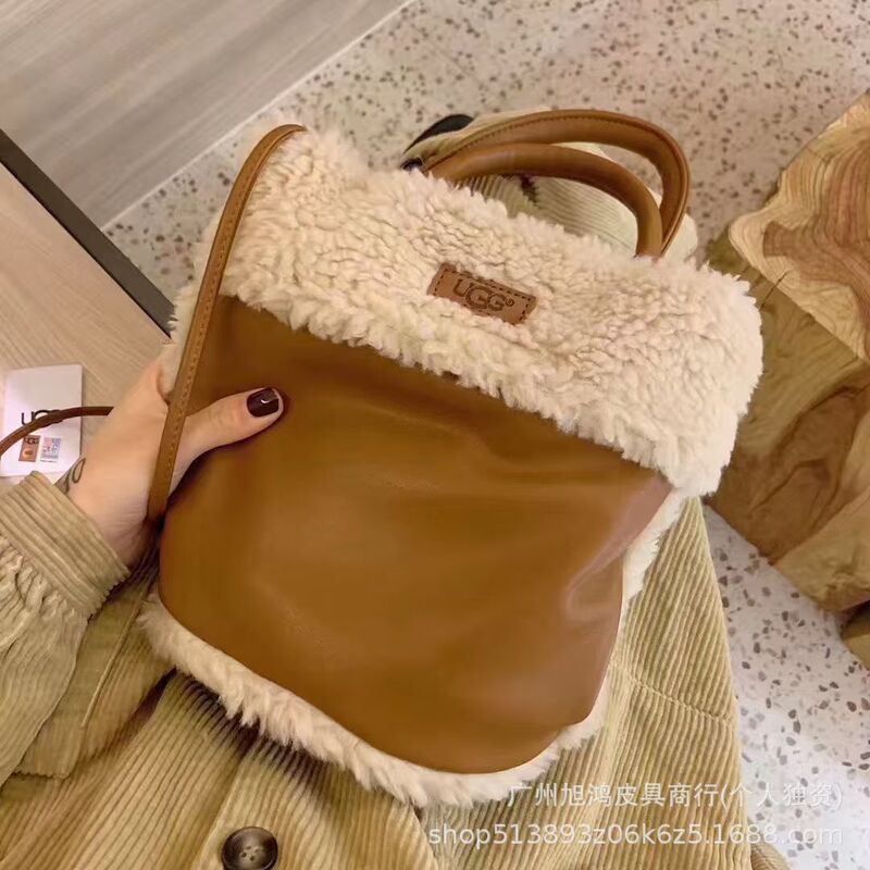 2025Ugg New Autumn and Winter Large-Capacity Lamb Hair Bucket Bag Women's Korean Style Cross-Body Plush Shoulder Bag