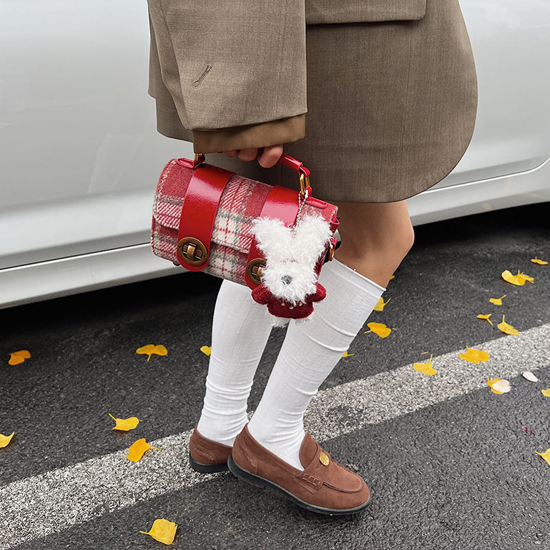 Bolsa de mano a cuadrícula coreana de color contrastante para mujeres 2025 nueva moda personalidad bolso cuadrado de textura superior bolso de tramo inclinado