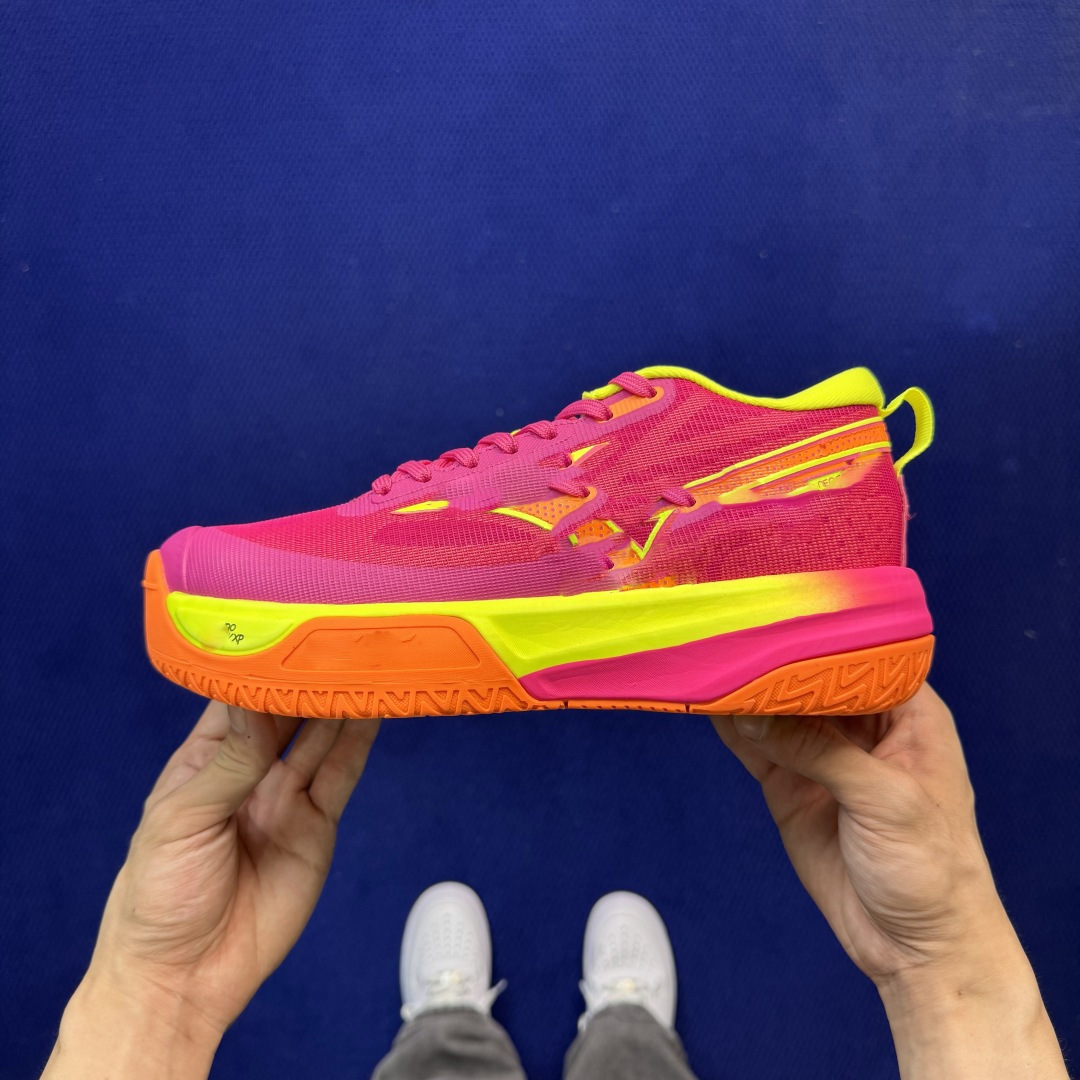 High-quality NEO JUMP low-top volleyball shoes in neon orange, shock-absorbing, non-slip, wear-resistant, and resilient professional sports training shoes