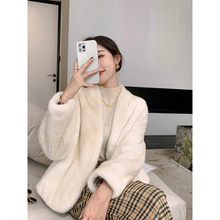 2025新款进口天鹅绒整貂年轻短款貂皮大衣女V领水貂皮草外套女冬