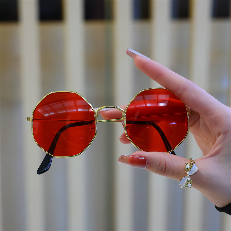 Fashion and polygon octagonal sunglasses Little fresh student taking…