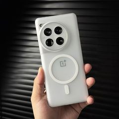 OnePlus 13T 携帯電話ケース 1+ACE3V 超薄型つや消しアイスミスト磁気吸引なし 3Apro PC ハードケースに適しています。