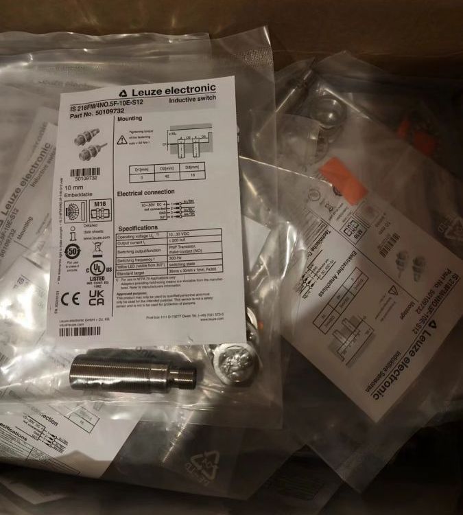 原装LEUZE电感式传感器50144572 IS C08MM/4NO-4N0劳易测接近开关