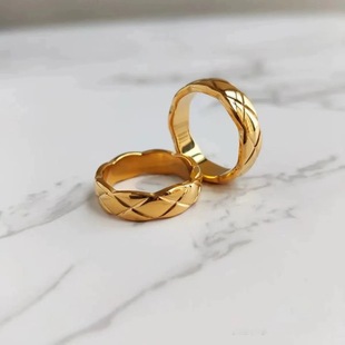 18k Gold Xiaoxiang Lingge Ring au750 Color Gold Fashion Advanced Diamond X Strip Couple Ring Shuibei Gold