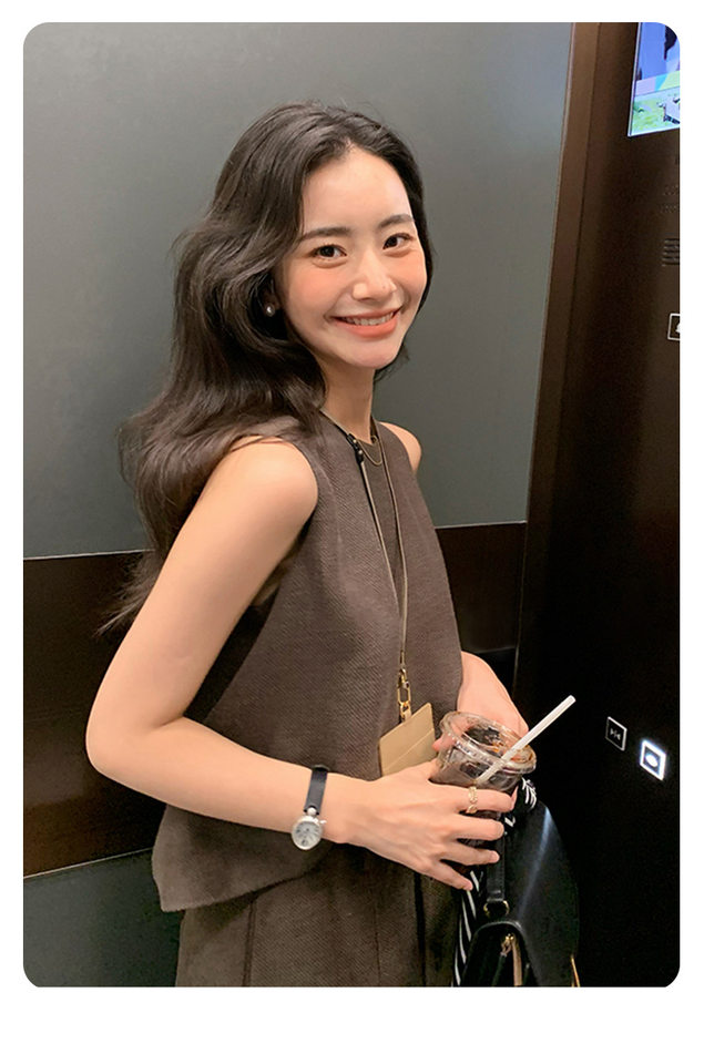 Bộ đầm hai mảnh nữ áo lanh cổ tròn không tay kèm chân váy chữ A dài vừa tôn dáng — Màu be, Màu cà phê chi tiết 17