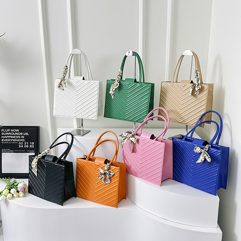 Impression diamond patterned silk scarf texture tote 2024 new fashion trend solid color casual hand-held shoulder bag_voghion.com