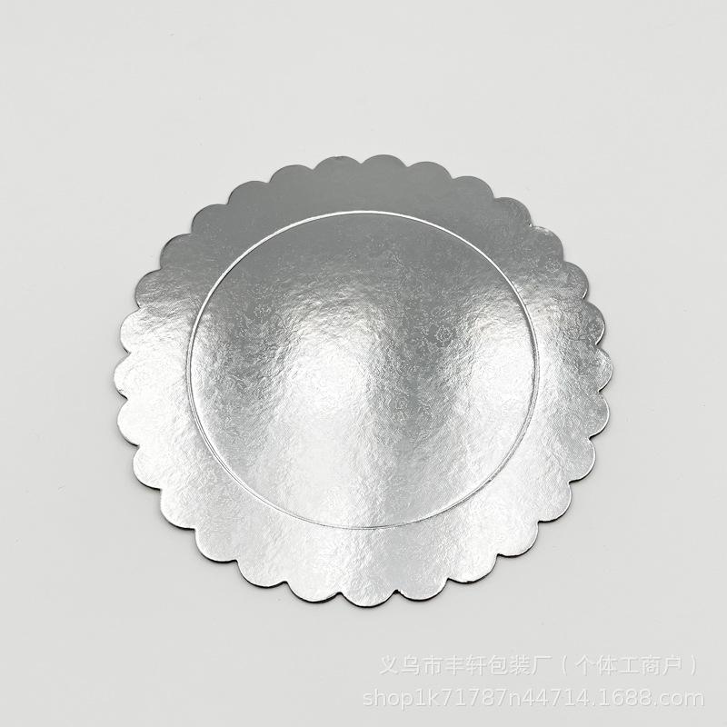 Transfronterizos pastel de alta calidad base horneado embalaje de papel de encaje dorado pastel de cumpleaños plateado almohadilla redonda cortada
