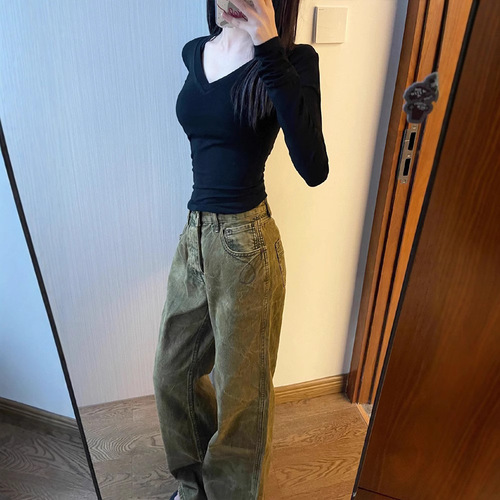 2025 Fall/Winter Women's All-Match V-Neck, Off-Shoulder Long-Sleeve T-Shirt: Slimming, Body-Sculpting Base Layer Top for a Chic, Curvy Look