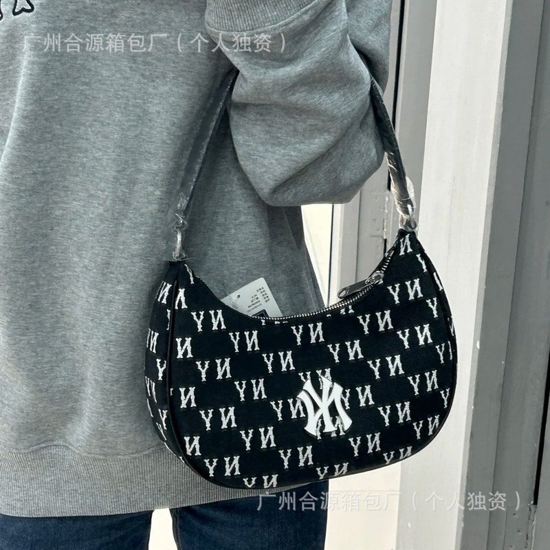 韩国MLB腋下包满印牛仔NY洋基队帆布月牙包女斜挎潮流水饺包|undefined