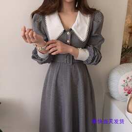 chic 格子连衣裙配腰带