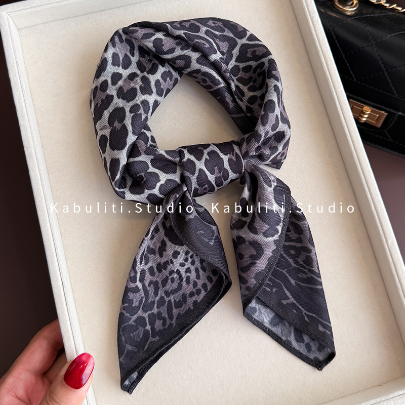 Small Square Scarf, Silk Scarf, Women's Black Leopard Print Sun Protection Matchinging Shirt, Neck Protector, Neck Hairband, Neck Gauze Scarf, Thin Scarf