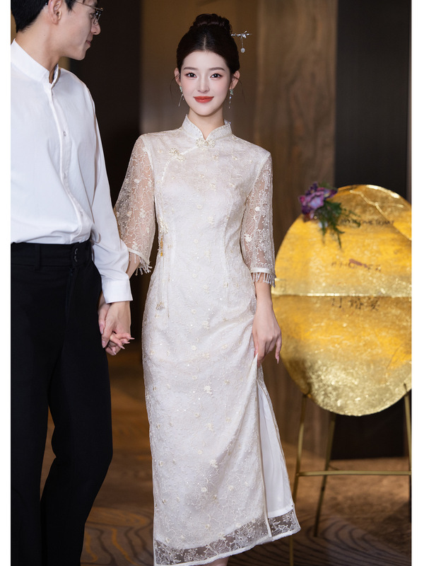 新中式订婚旗袍2025年新款白色领证登记年轻款复古连衣裙女高级感|undefined