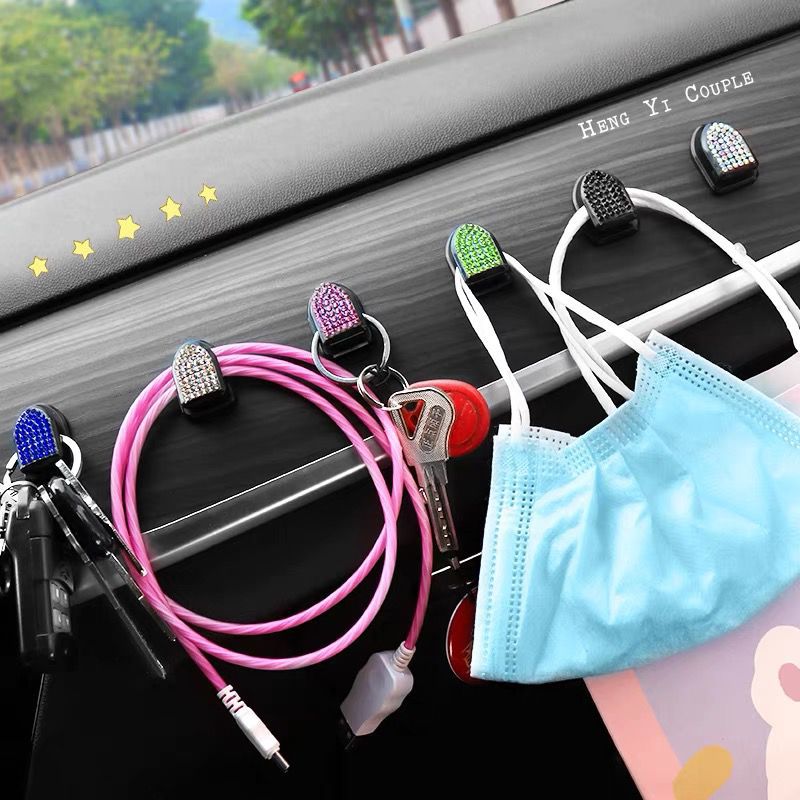 Gancho de coche silla trasera Gancho de dibujos animados frente pasta invisible hembra Gancho de coche incrustado en diamante accesorios para automóviles