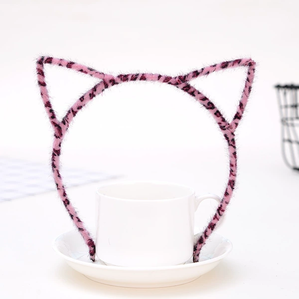 Red pink leopard print
