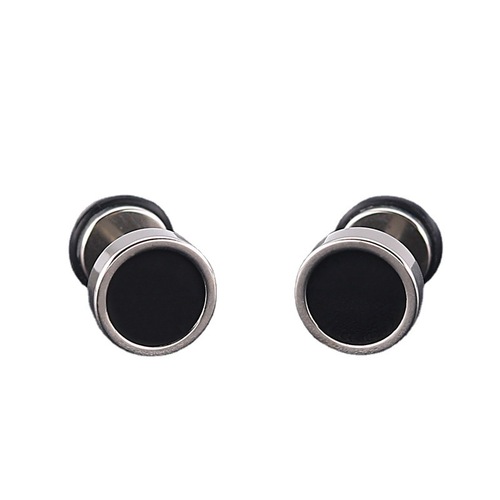  Japanese and Korean new style hip-hop punk style titanium steel round black oil dripping earrings stainless steel round cake earrings