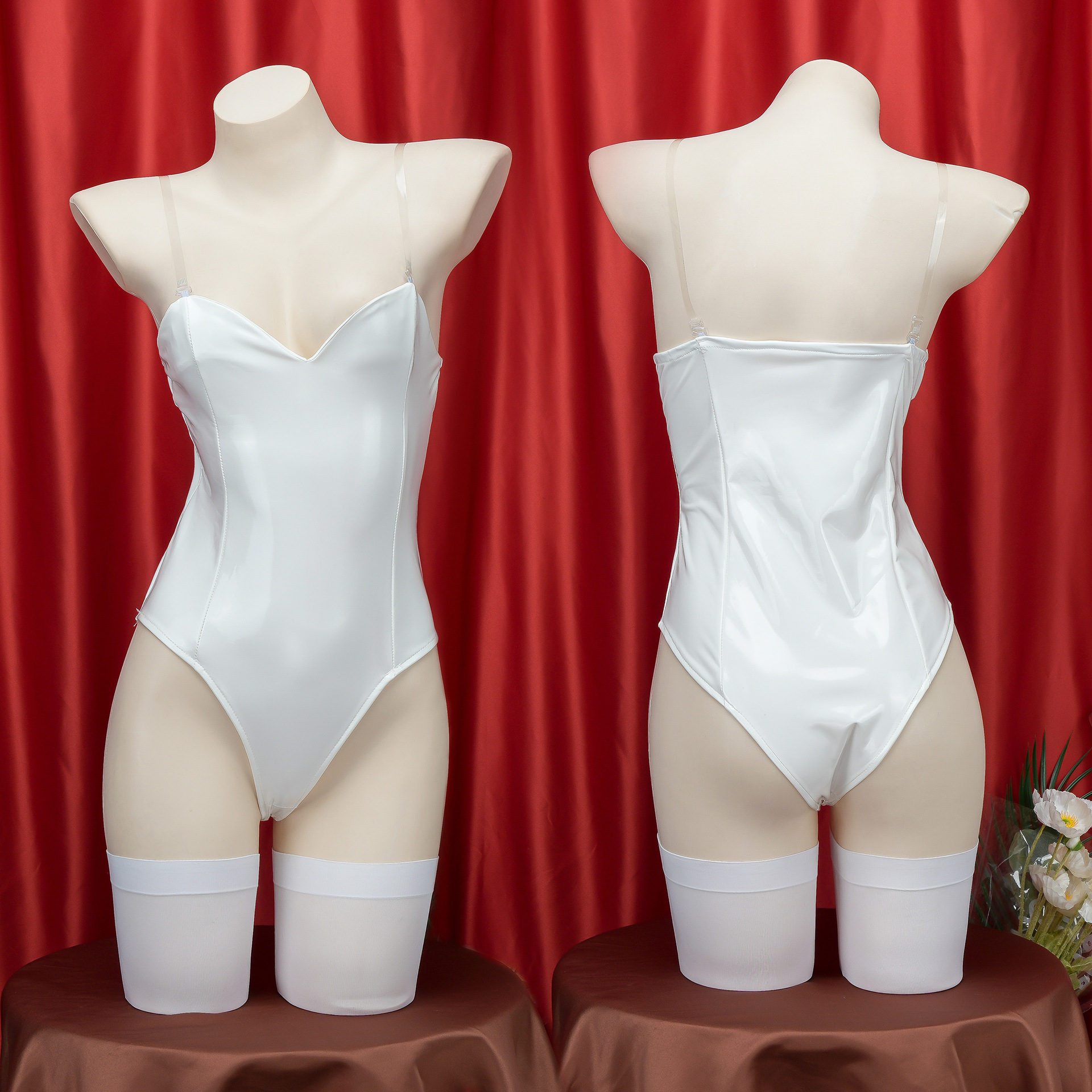 セクシーな白い漆の明るい顔のストラップの水着の2次元の純粋な欲望の水着の純色の低い胸の連体の服の女性C1046