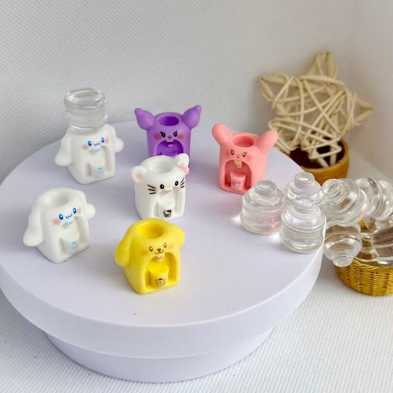 立体漫画サンリオウォーターディスペンサー diy クリーム接着剤樹脂アクセサリー卸売携帯電話ペンダントキーホルダー装飾品|undefined