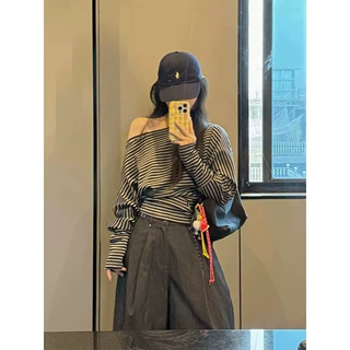 韩系穿搭黑色条纹一字肩长袖T恤女早秋chic别致巨好看的宽松上衣