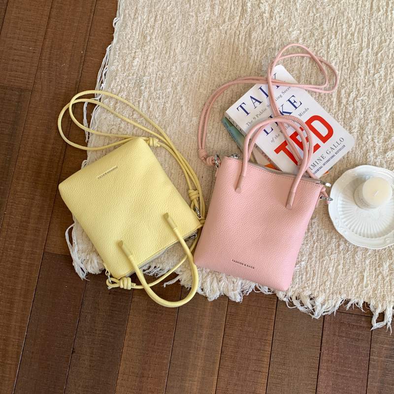 Bolsos de papas fritas de cuero suave diarios de estilo extranjero para mujeres 2026 nuevo bolso de teléfono móvil de moda simple bolso de hombro de viaje