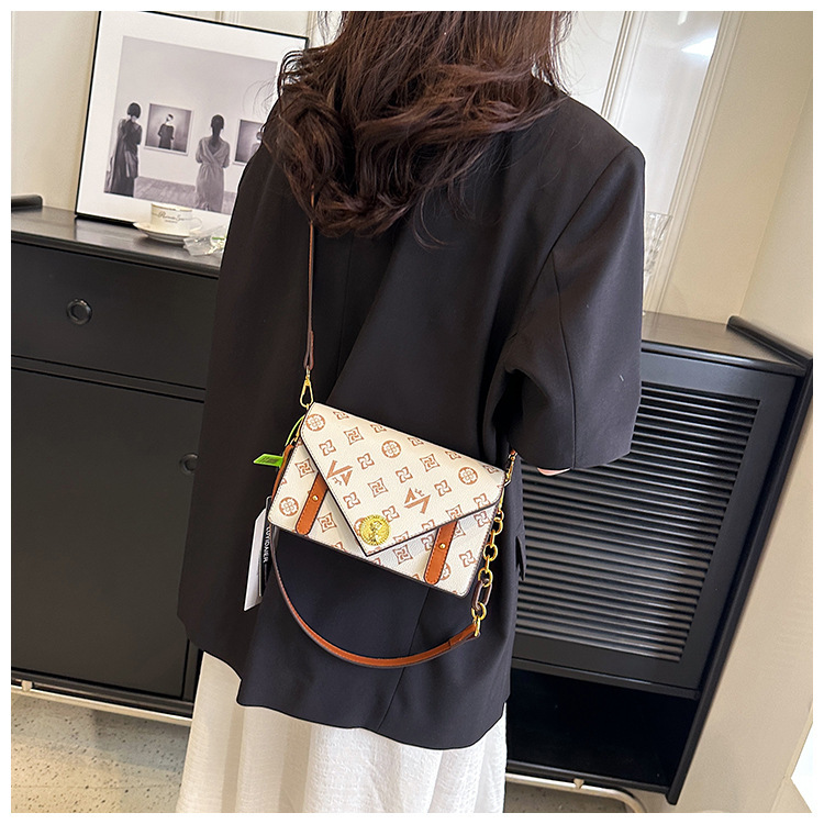 Women's Crossbody Bag Personalized Small Square Shoulder Bag_voghion.com