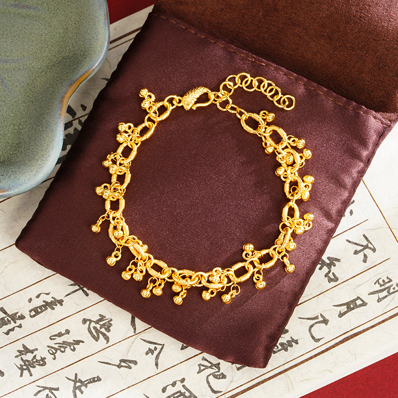 Viejo oro de arena de moda lujosa ligera y frutífera, pulsera de tendencia nacional femenina, joyas que no se desvanecen durante mucho tiempo