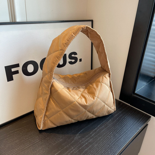 Large Capacity Commuter Tote Bag Casual Minimalist Women's Shoulder Bag  New Trendy Fashion Checkered Single Shoulder Bag