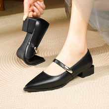 尖头女鞋2025新款浅口粗跟一字带气质软皮单鞋通勤法式职业工作鞋