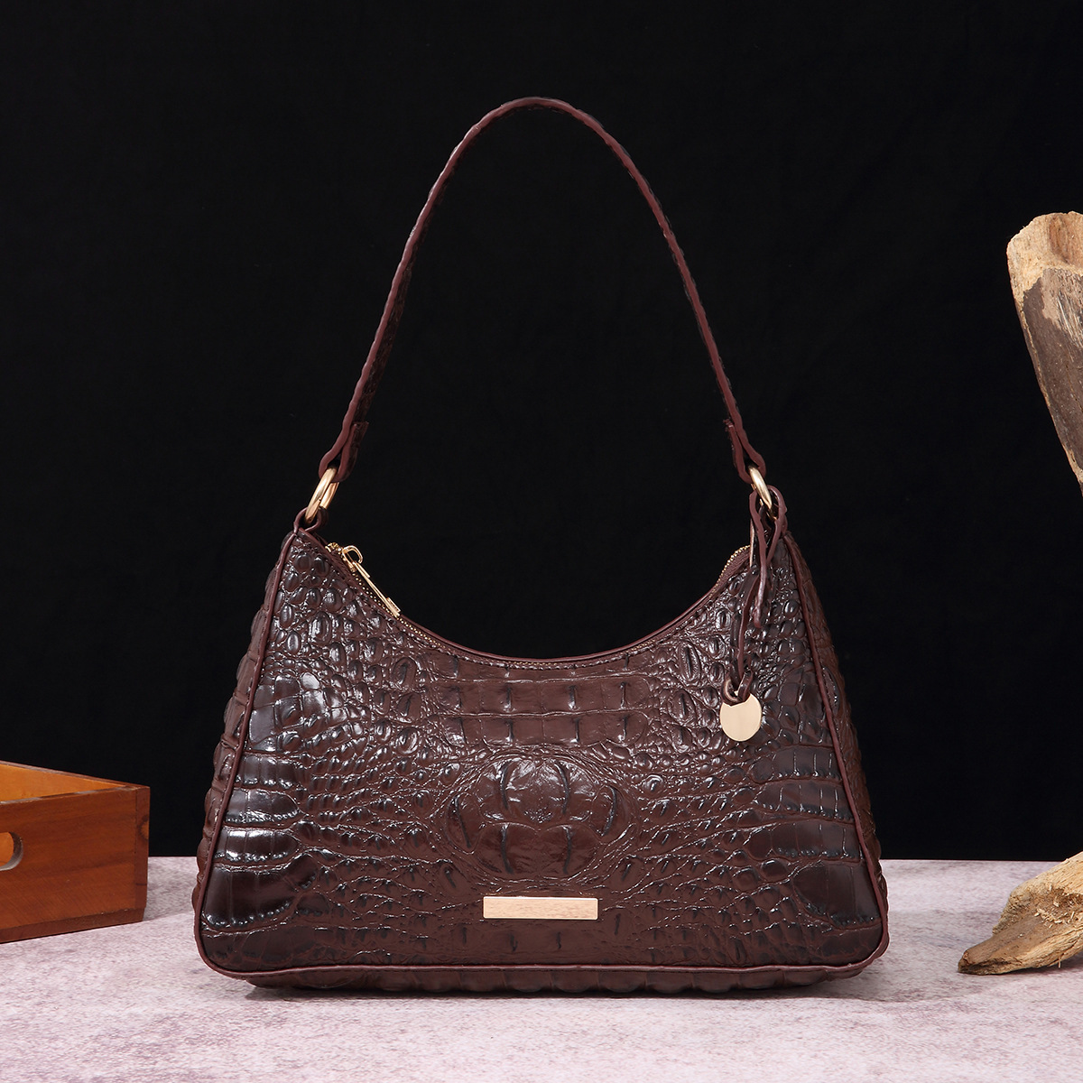 Retro Portable Underarm Women's Bag Brahman Bump Crocodile Pattern_voghion.com