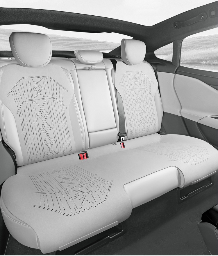 Purple Wind Chime, a new design, is specifically made for the Xiaomi SU7 and is a universal, all-season saddle-style car seat cushion with breathable seat covers
