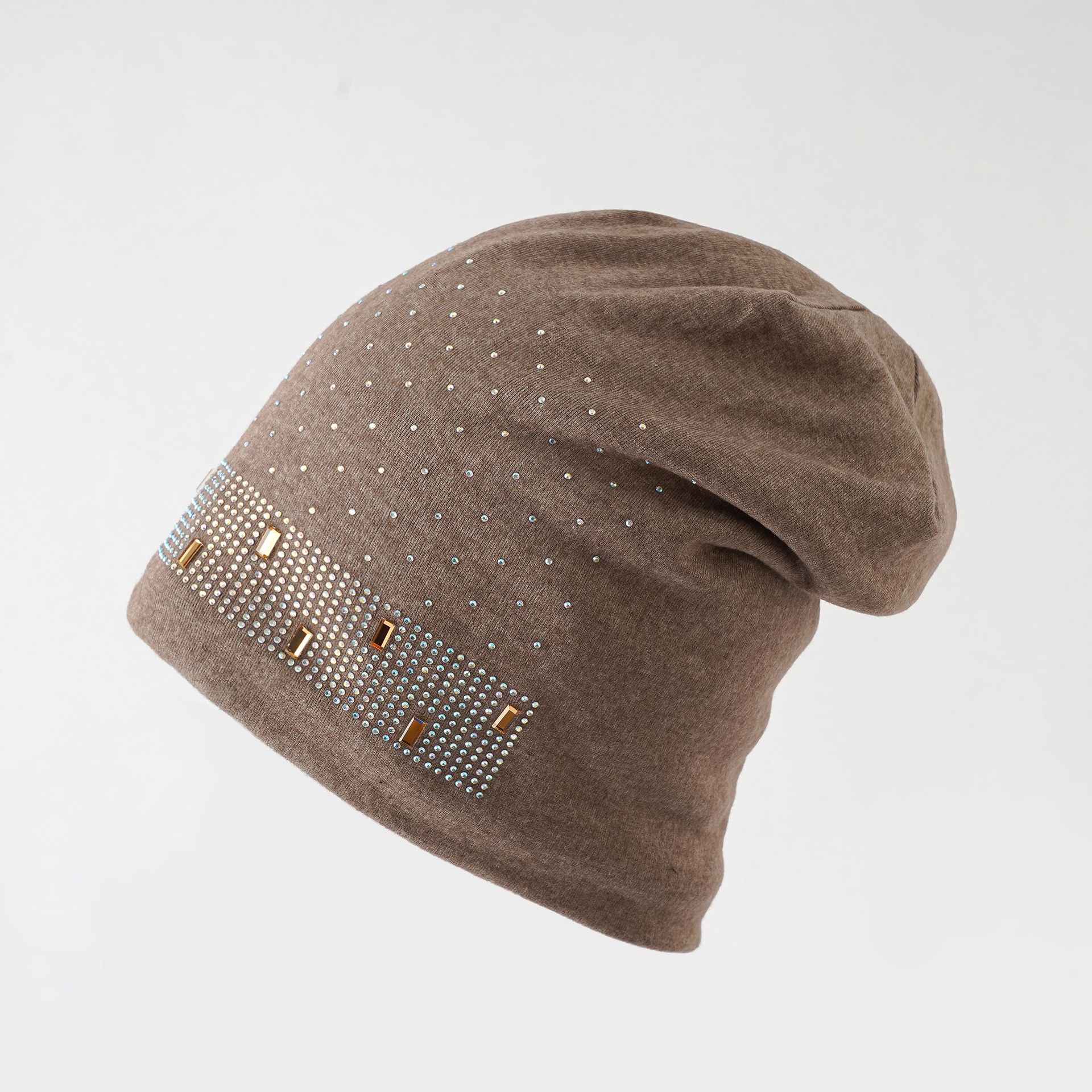 Europeo y americano caliente rhinestone de las mujeres de invierno forrado de lana caliente a prueba de viento suéter sombrero monocromo cálido pelo sombrero moda