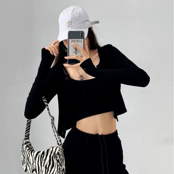 Black jacket, lifting effect