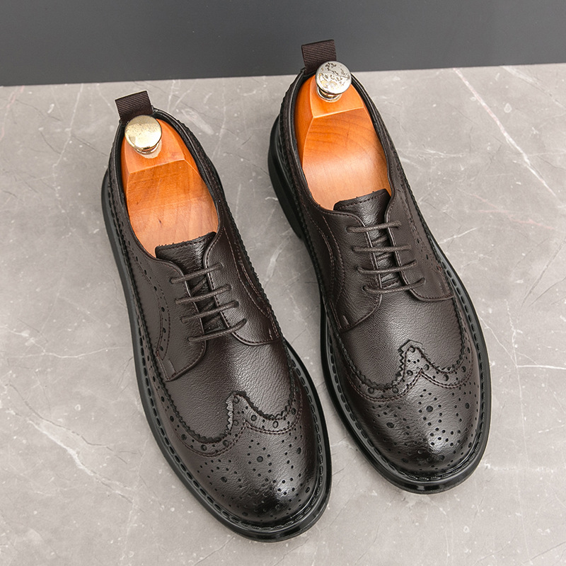 Zapatos de hombre grandes nuevos zapatos de cuero casuales de moda para hombres Bloc tallado zapatos de negocios zapatos de boda retro
