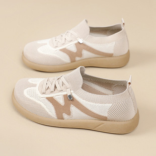 Ь��Ů�¿�ļ�Ůʿ���eЬ�w���ٴ��\��Ь�\�ڿ羳���lܛ��ŮЬ