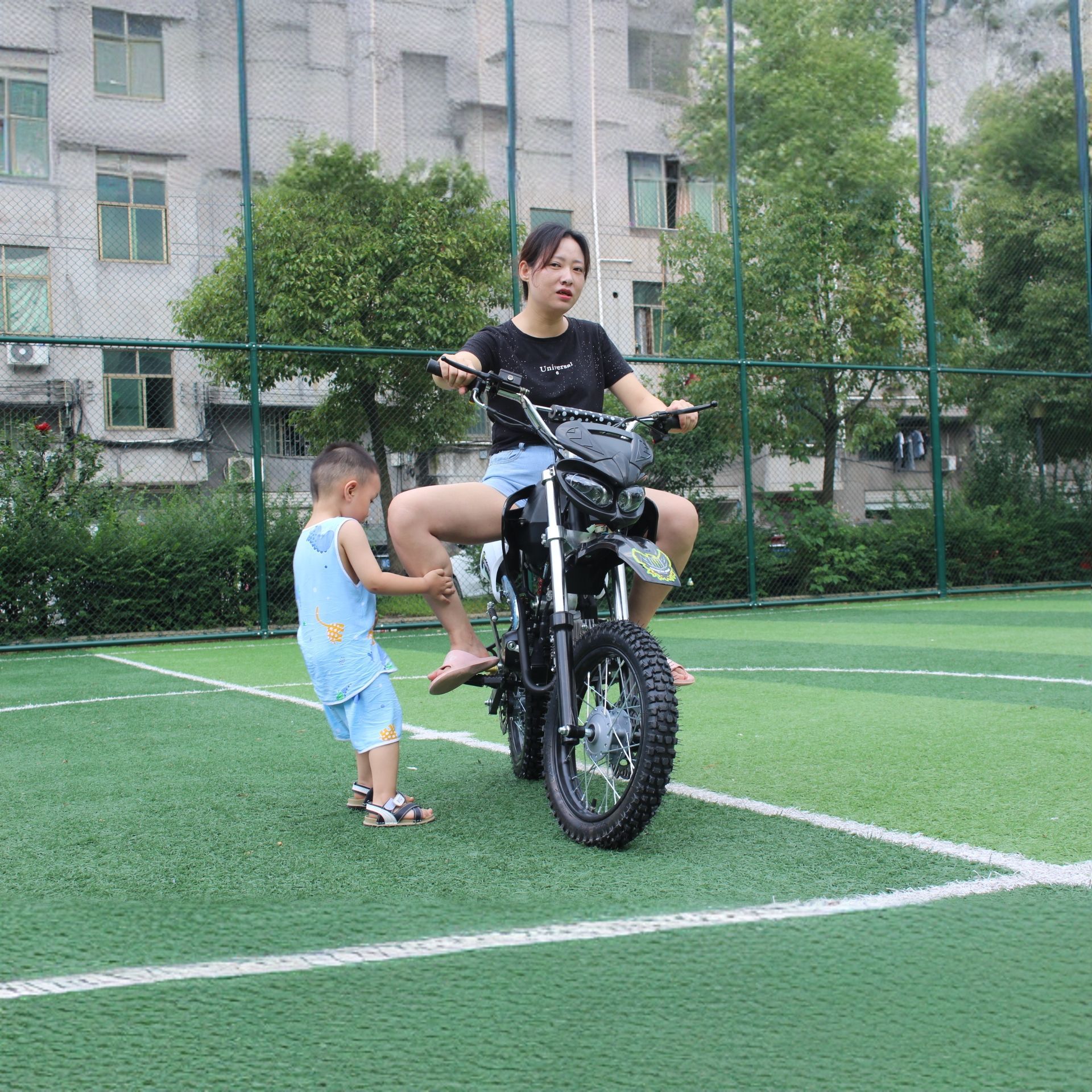 Small Off-Road Mountain Dirt Bike Fuel-Powered Two-Wheeler 125Cc All-Terrain Mountain Dirt Bike