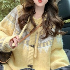 奶黄色复古费尔岛提花牛角扣连帽毛衣外套女春秋冬宽松针织上衣